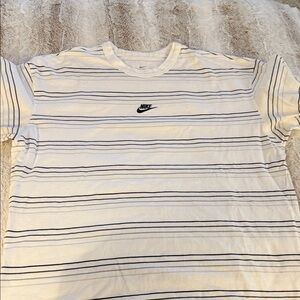 Nike Men's White and Black Striped Tee size XL